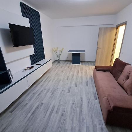 Happy Rental Apartments 2 Craiova Dış mekan fotoğraf