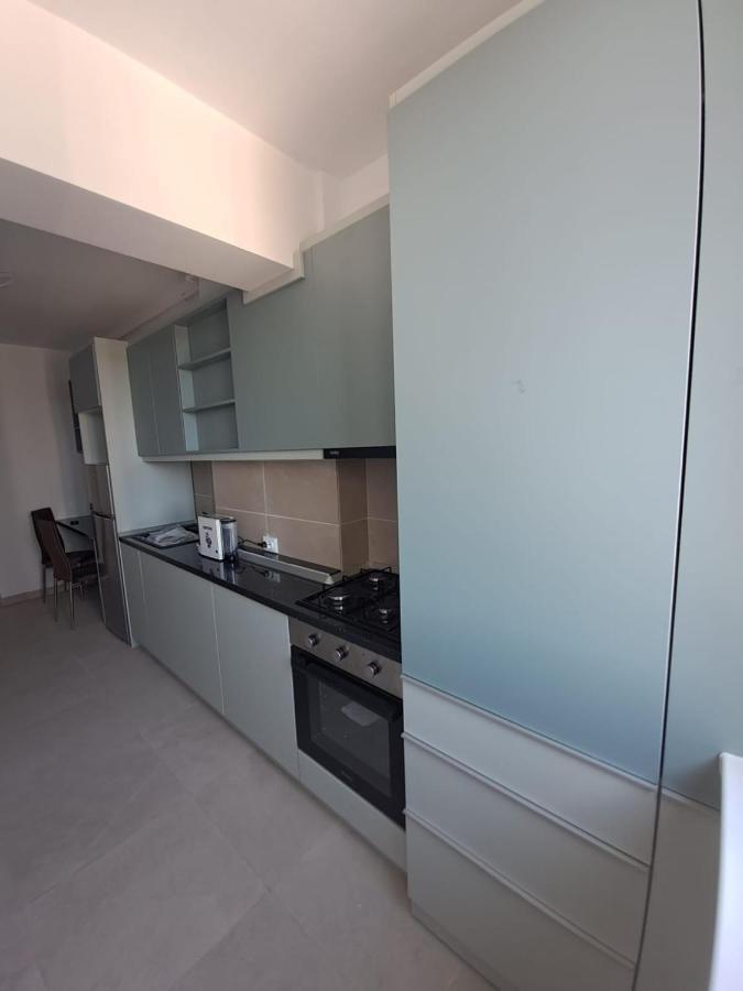 Happy Rental Apartments 2 Craiova Dış mekan fotoğraf