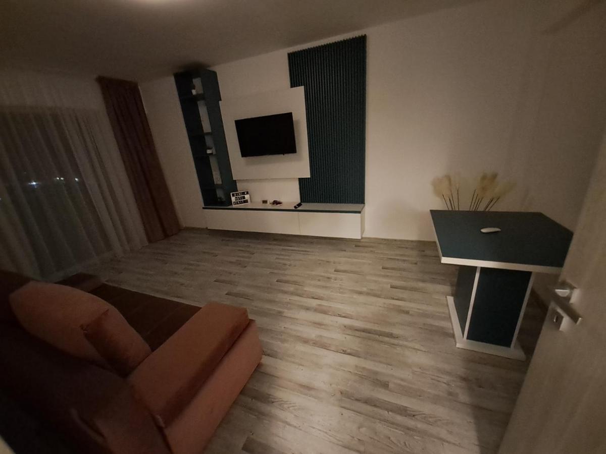 Happy Rental Apartments 2 Craiova Dış mekan fotoğraf