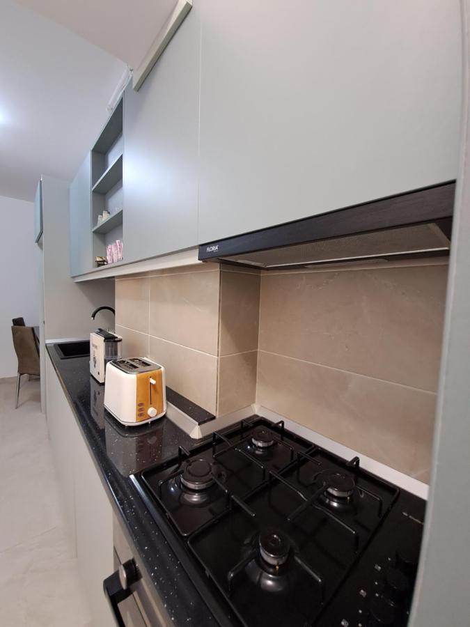 Happy Rental Apartments 2 Craiova Dış mekan fotoğraf